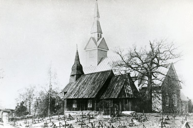 File:Vaade Ruhnu kirikutele kagust üle kalmistu, 1938.jpg